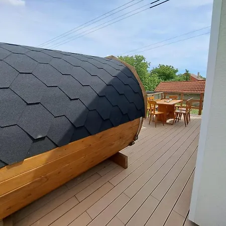 Se Saunou A Vinny Sklep Zivjeli Vakantiehuis Jevisovka