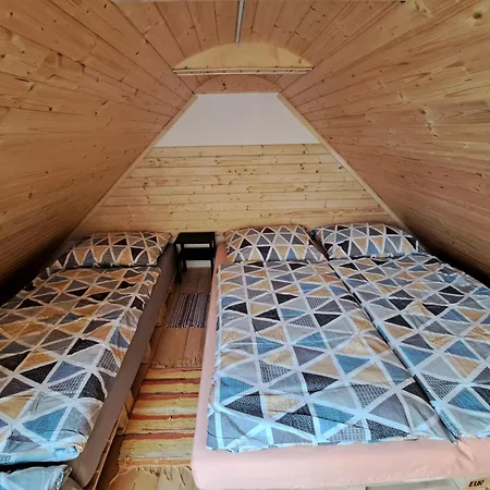 Holiday home Se Saunou A Vinny Sklep Zivjeli