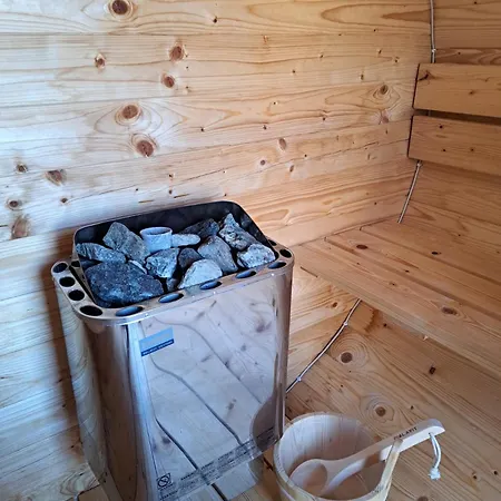 Holiday home Se Saunou A Vinny Sklep Zivjeli