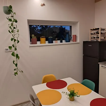 Holiday home Se Saunou A Vinny Sklep Zivjeli