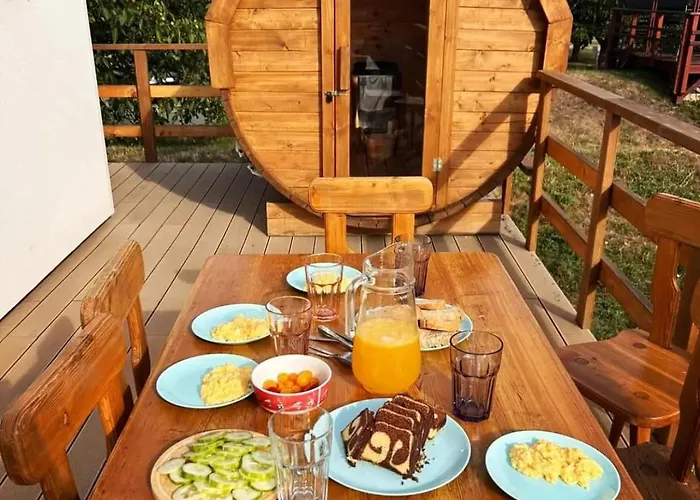 Se Saunou A Vinny Sklep Zivjeli Jevisovka